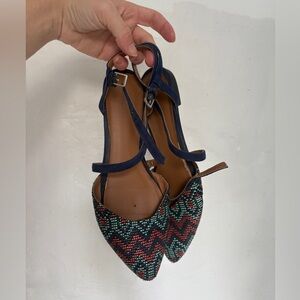 Indigo Rd. Genetic Pointed Toe Ankle Strap
Slide Flats